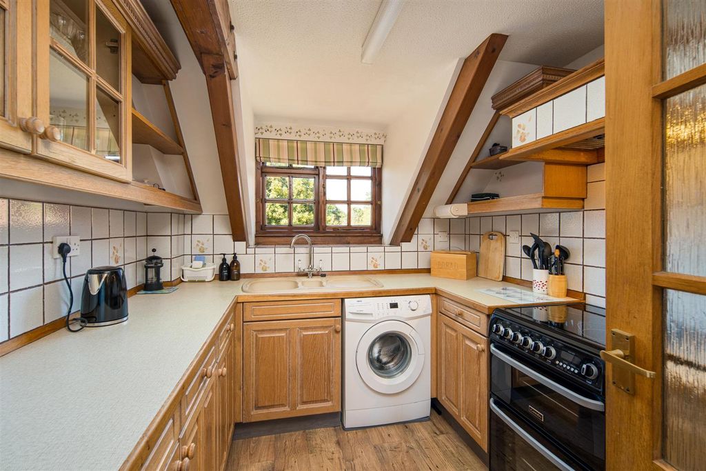 Property photo 3 of 20 Kitchen