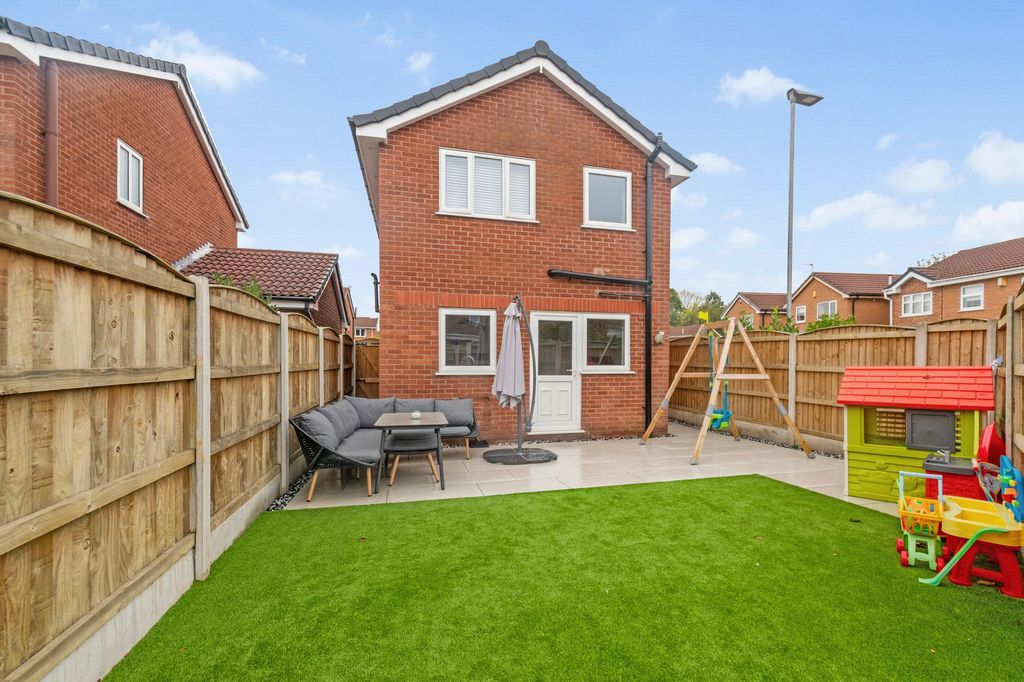 Property photo 2 of 35