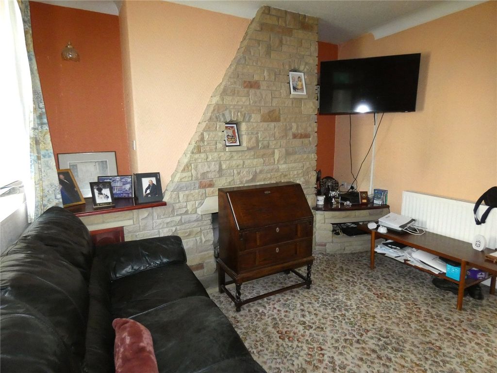Property photo 2 of 8 Living Room