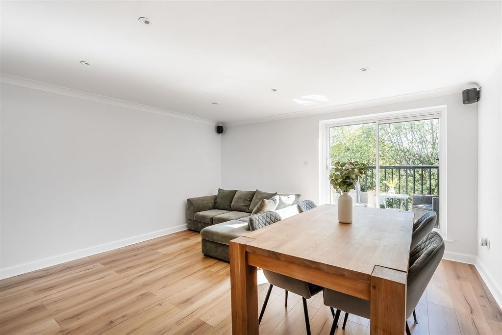 Additional image 5 of 2 bed maisonette for saleCrowhurst Mead, Godstone RH9
