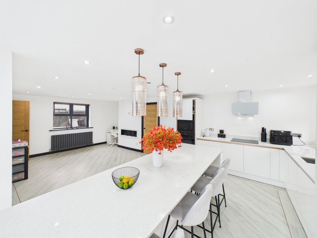 Property photo 3 of 21 Picture No. 09