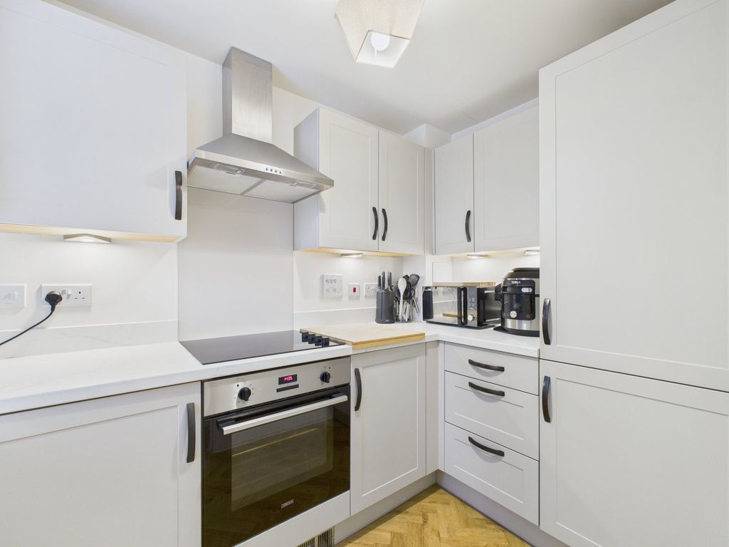 Property photo 2 of 25