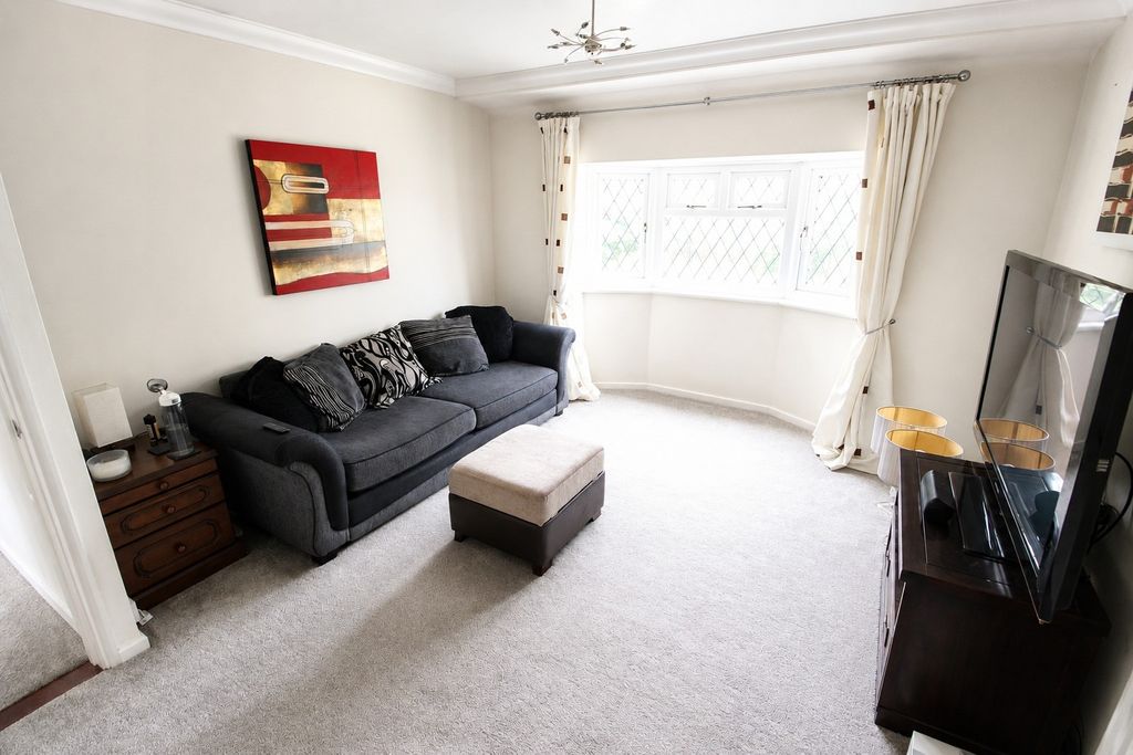 Property photo 2 of 8 5127593