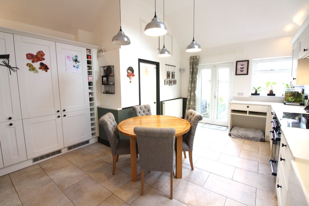 Additional image 11 of 3 bed semi-detached house for saleThe Leys, Chipping Norton OX7