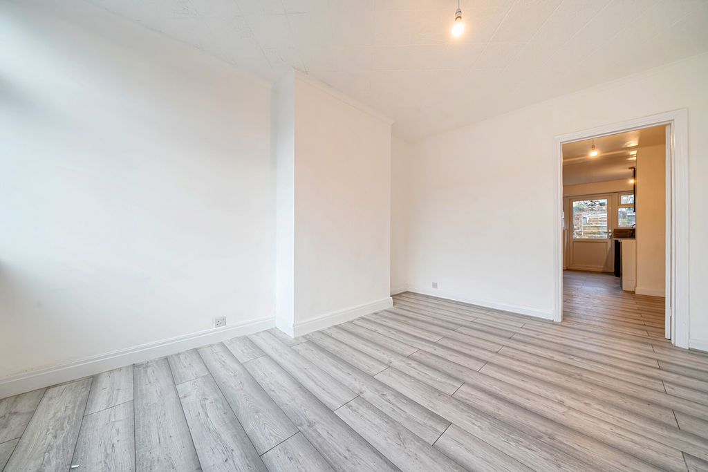 Property photo 3 of 22 Reception