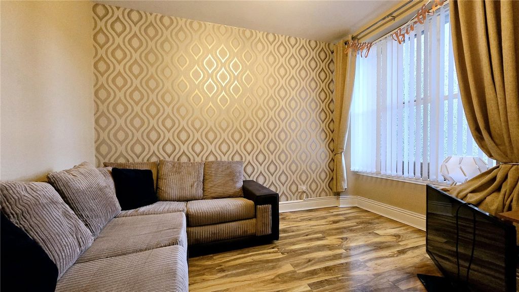 Property photo 3 of 16 Picture No. 22