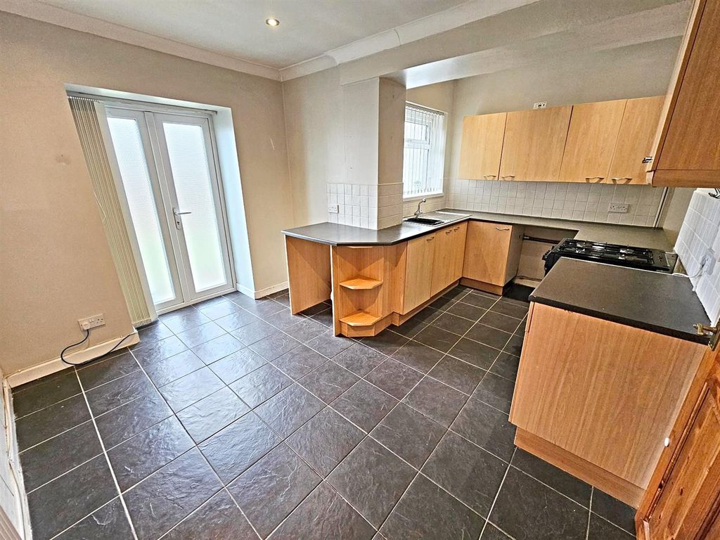 Property photo 3 of 13 Kitchen/Breakfast Room