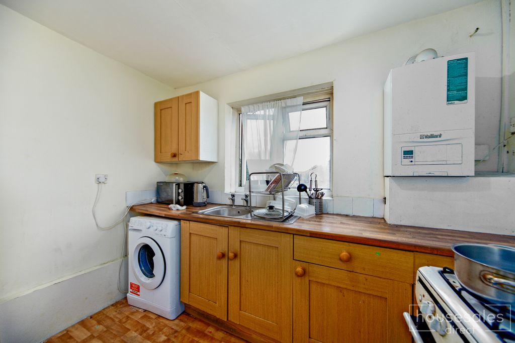 Property photo 3 of 8