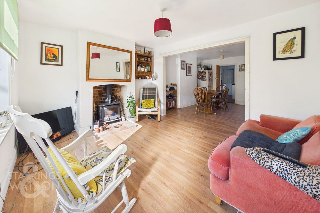 Property photo 2 of 16