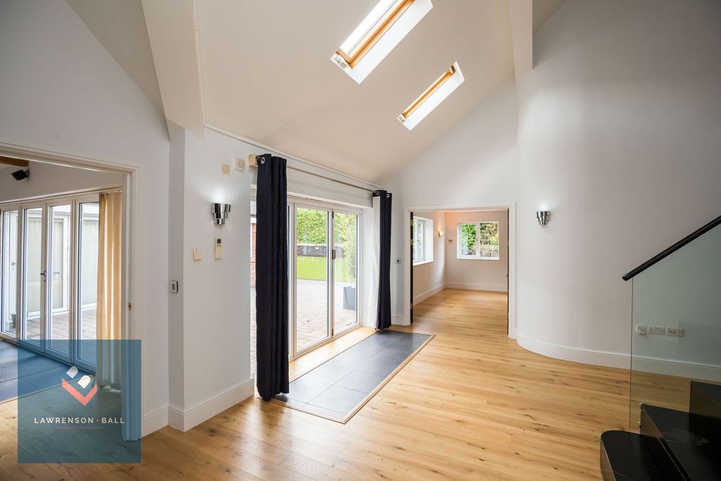 Property photo 2 of 47