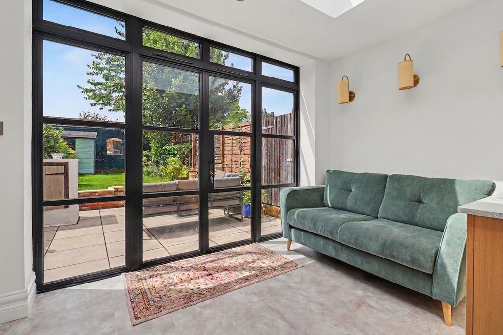Property photo 3 of 13