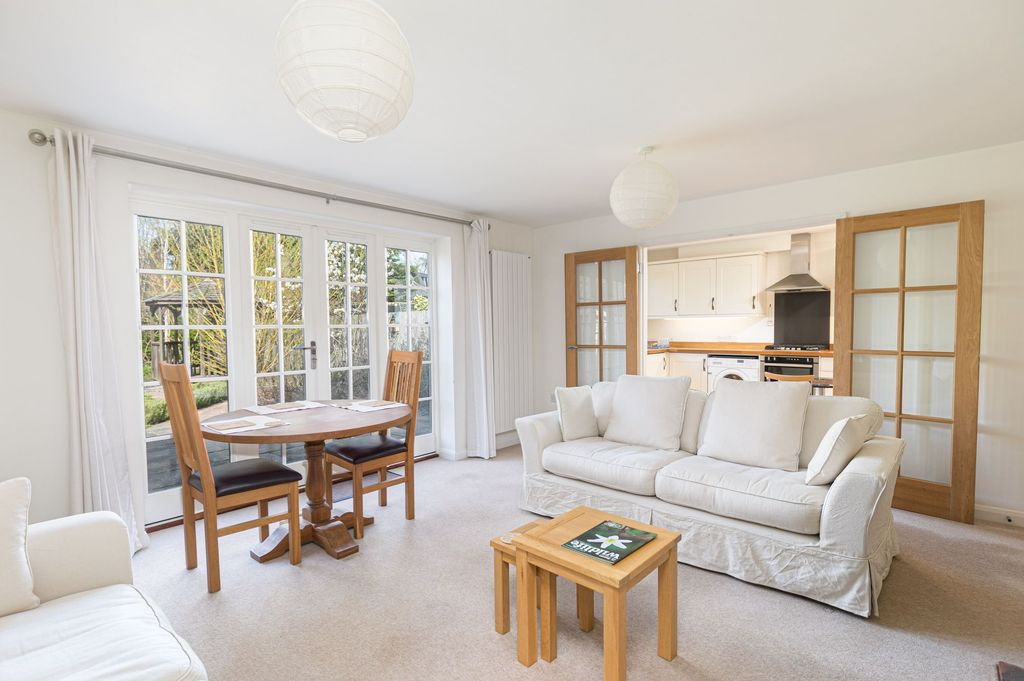 Property photo 2 of 25