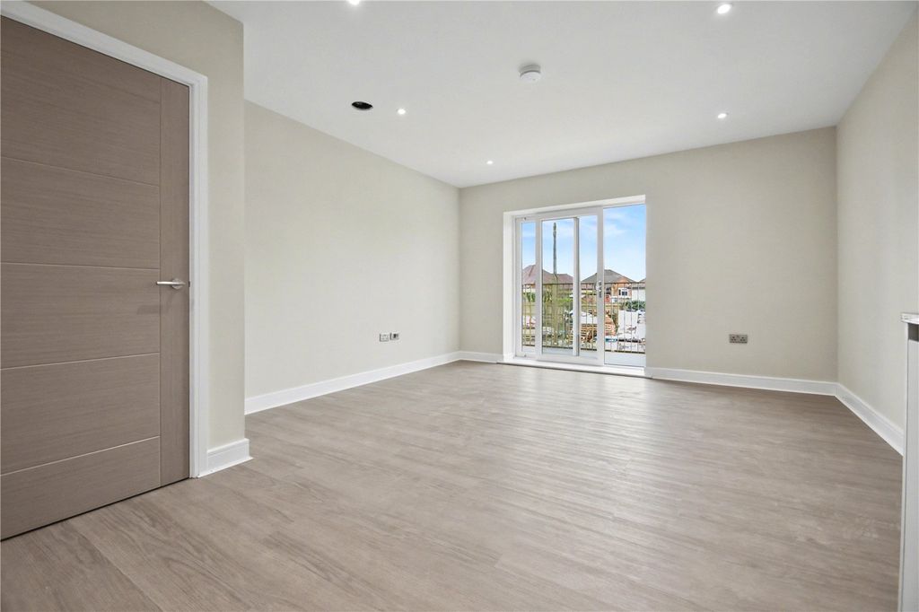 Property photo 3 of 15 Picture No. 07
