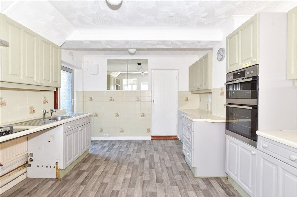 Property photo 1 of 14 Kitchen