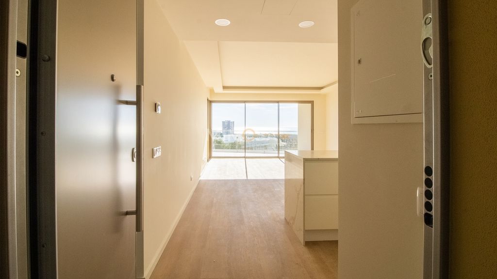 Property photo 2 of 35