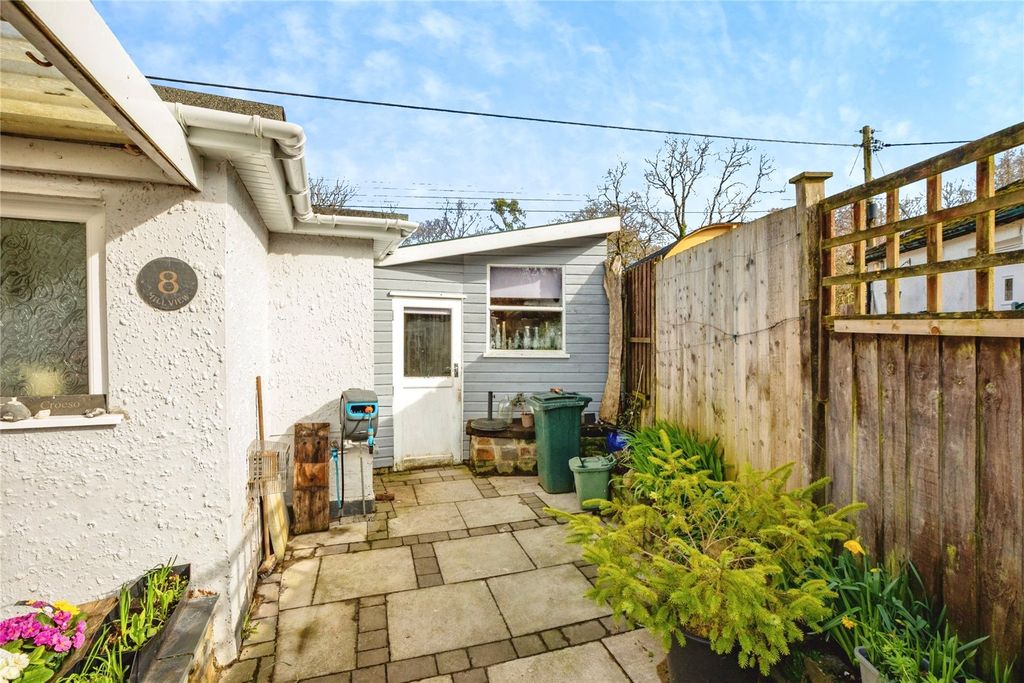 Property photo 3 of 33 Picture No. 05