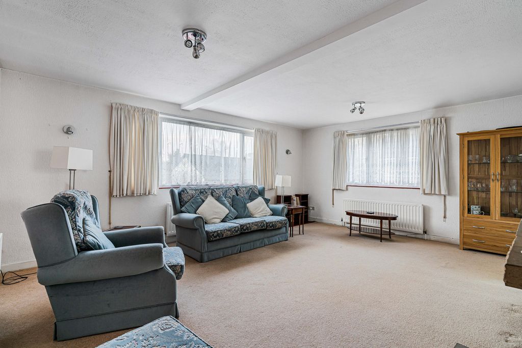 Property photo 2 of 22