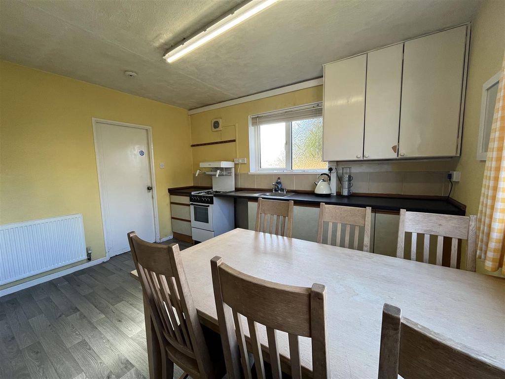 Property photo 2 of 15 Kitchen