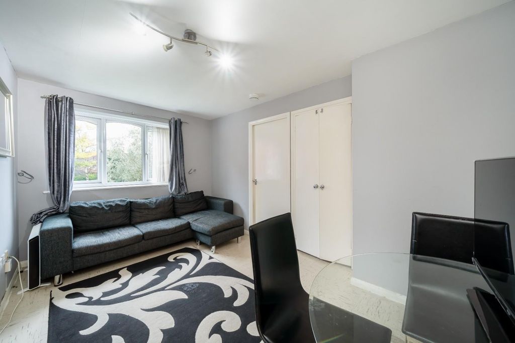 Property photo 2 of 8 Bra03298.Jpg