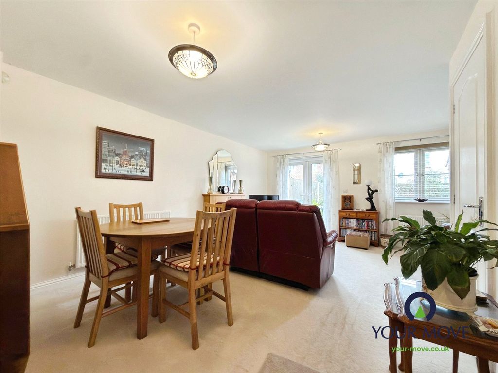 Property photo 3 of 11 Dining Room