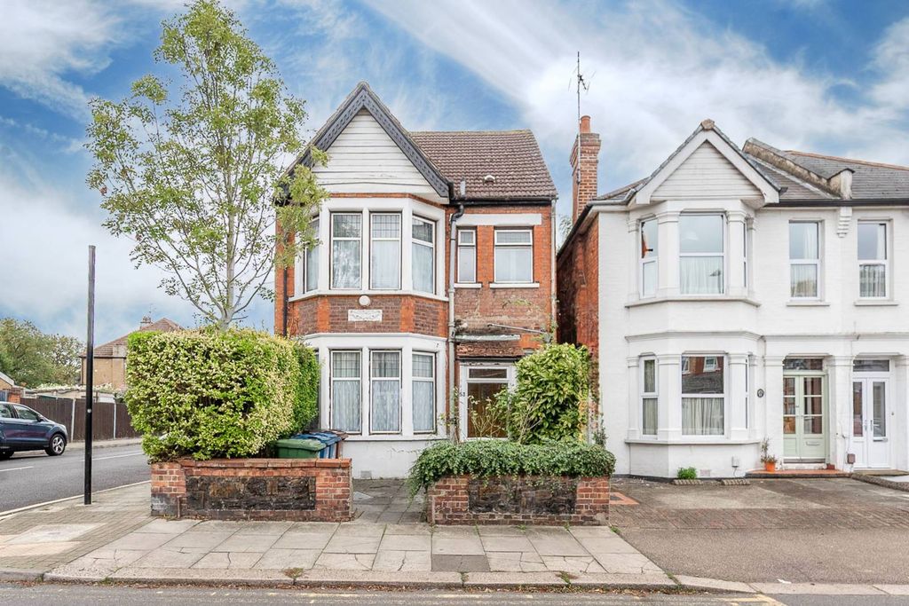 Property photo 3 of 11