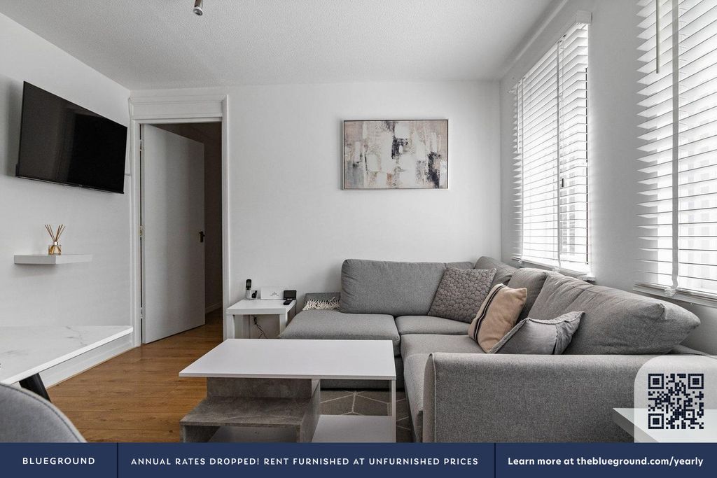 Property photo 3 of 15 Living Room