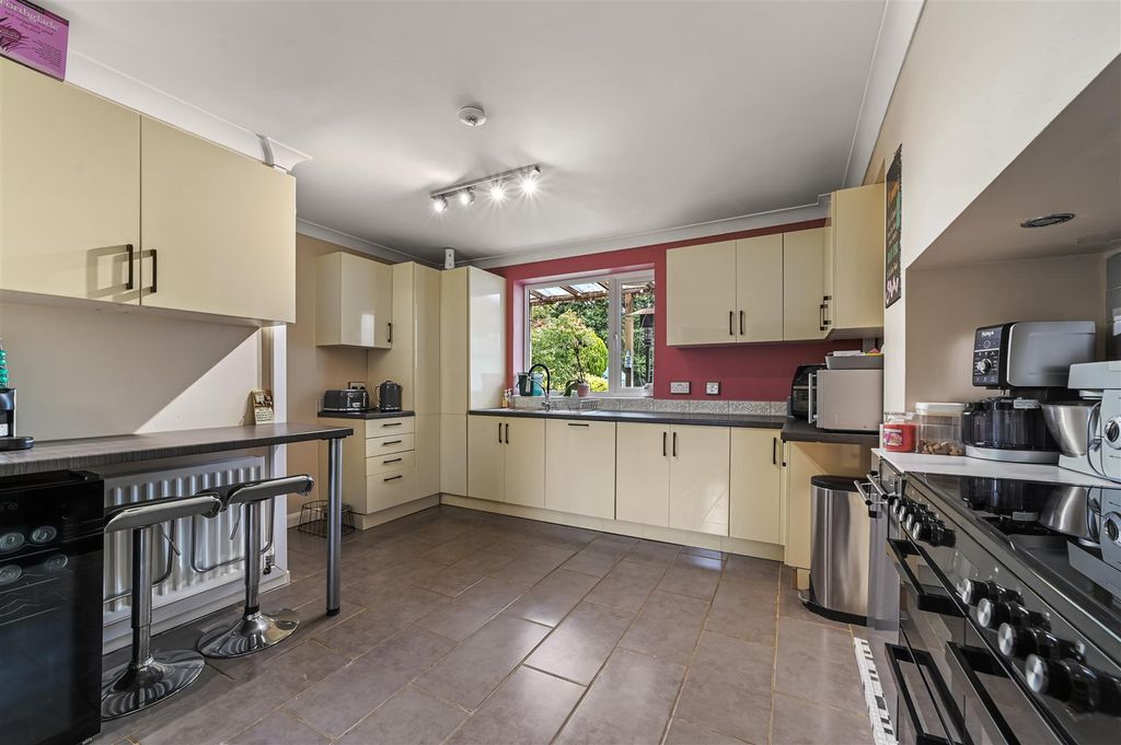 Property photo 2 of 16 Kitchen