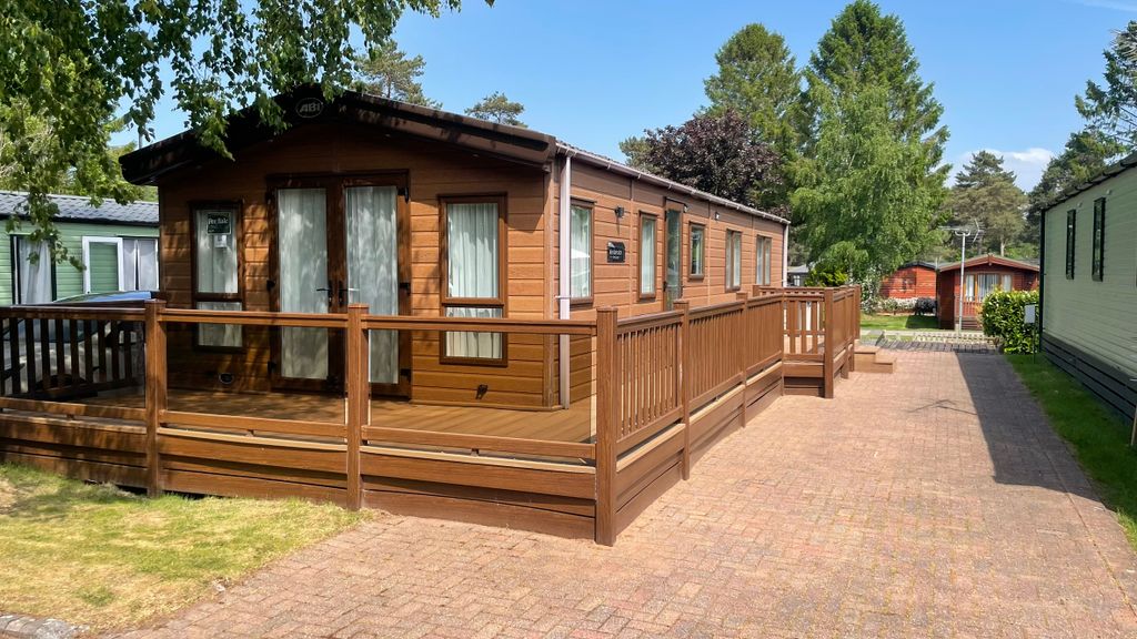 Property photo 1 of 50