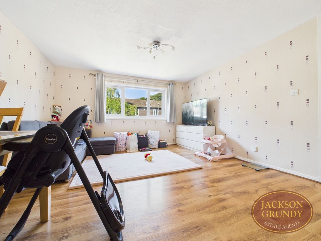Property photo 3 of 7 South Holme Court