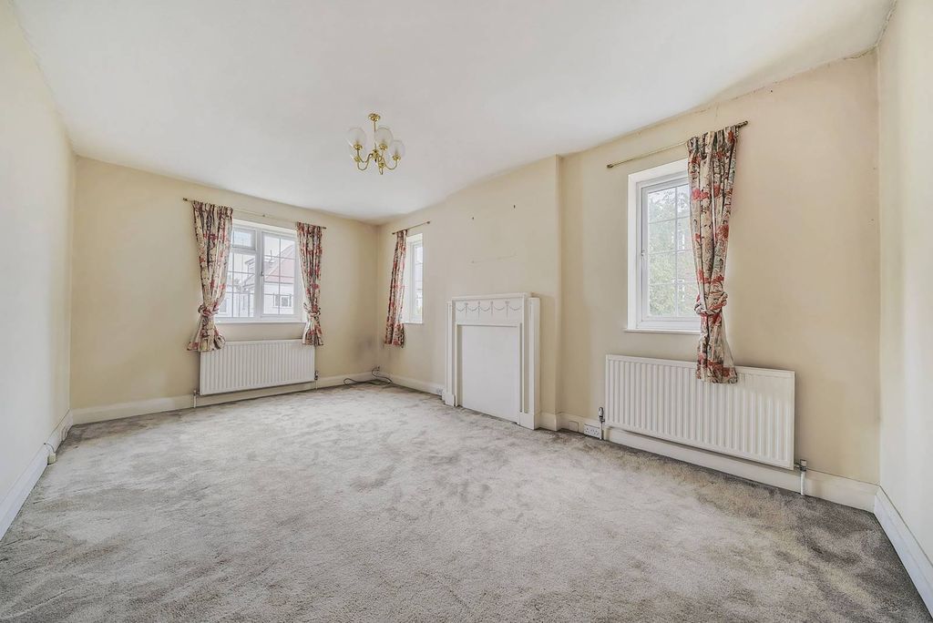 Property photo 2 of 9