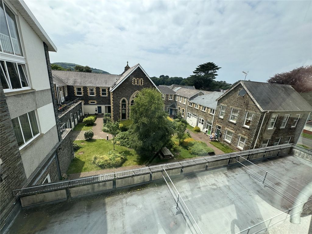 Property photo 3 of 4 Picture No. 06