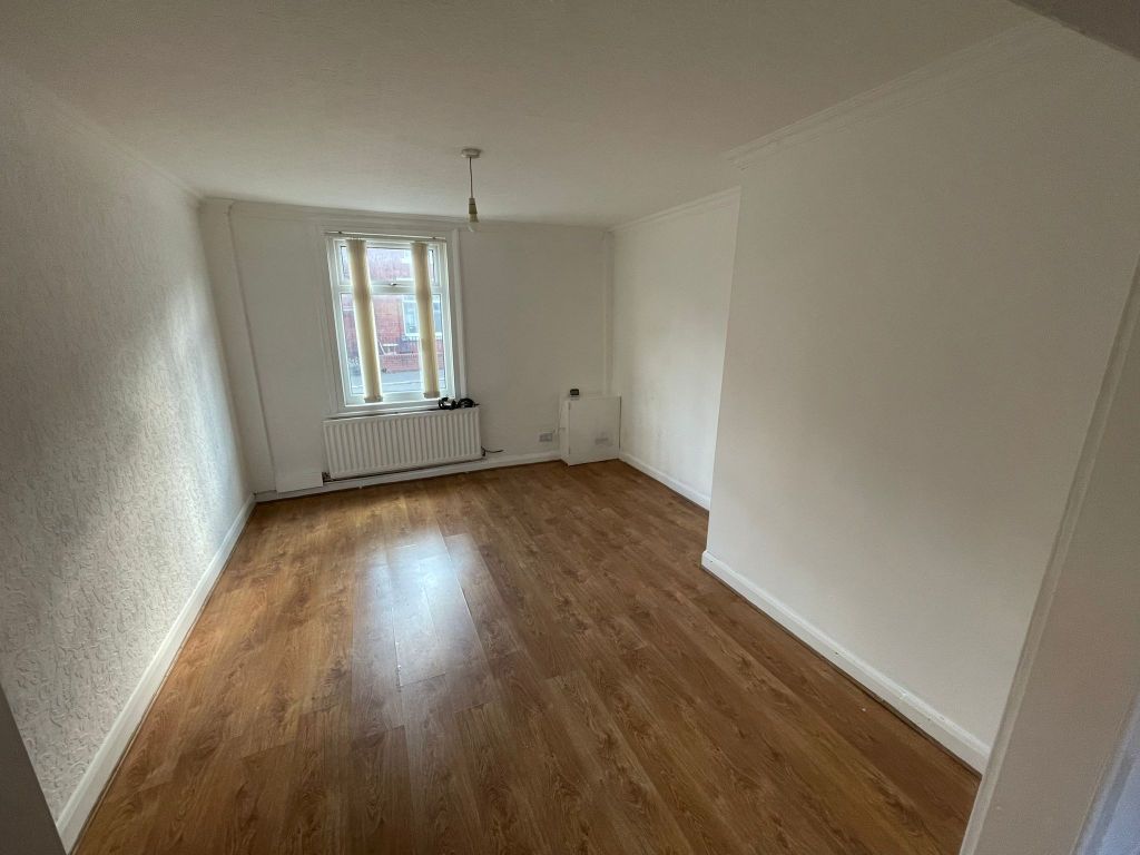 Property photo 2 of 8 4