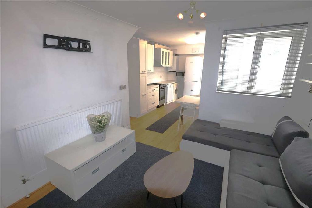 Property photo 3 of 21