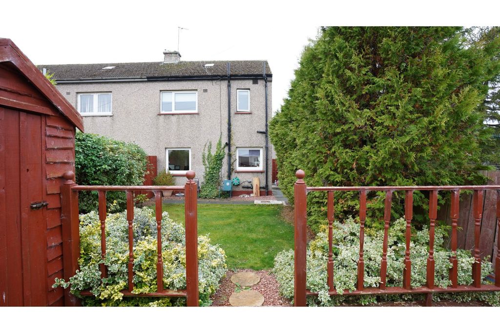 Property photo 2 of 20