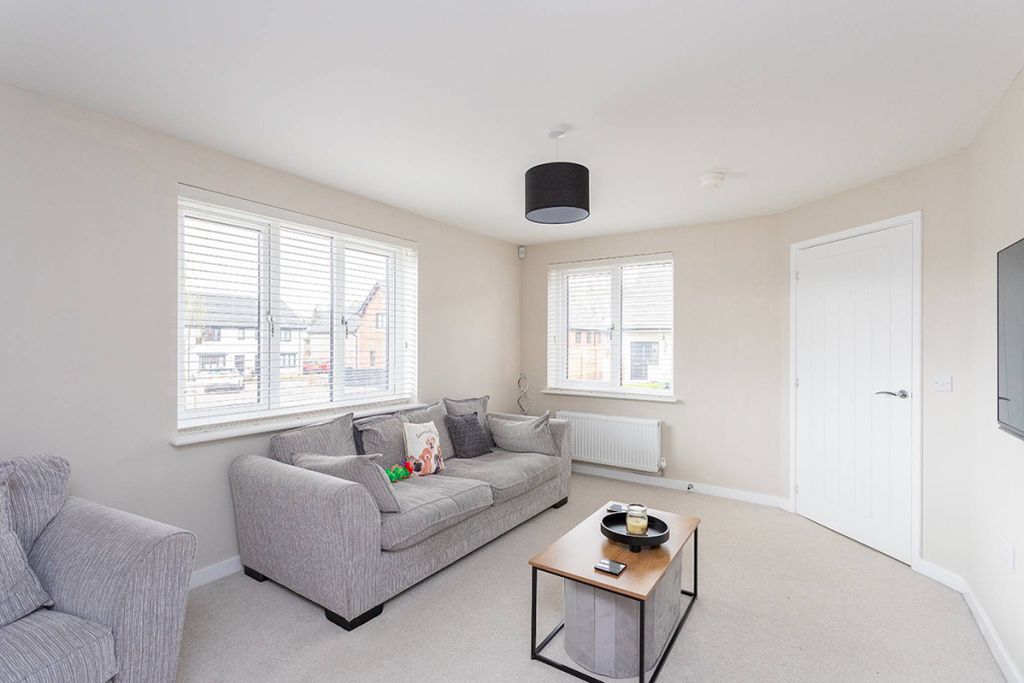 Property photo 2 of 21