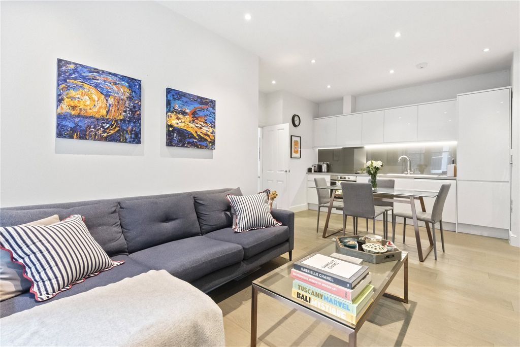 Property photo 2 of 13 Reception