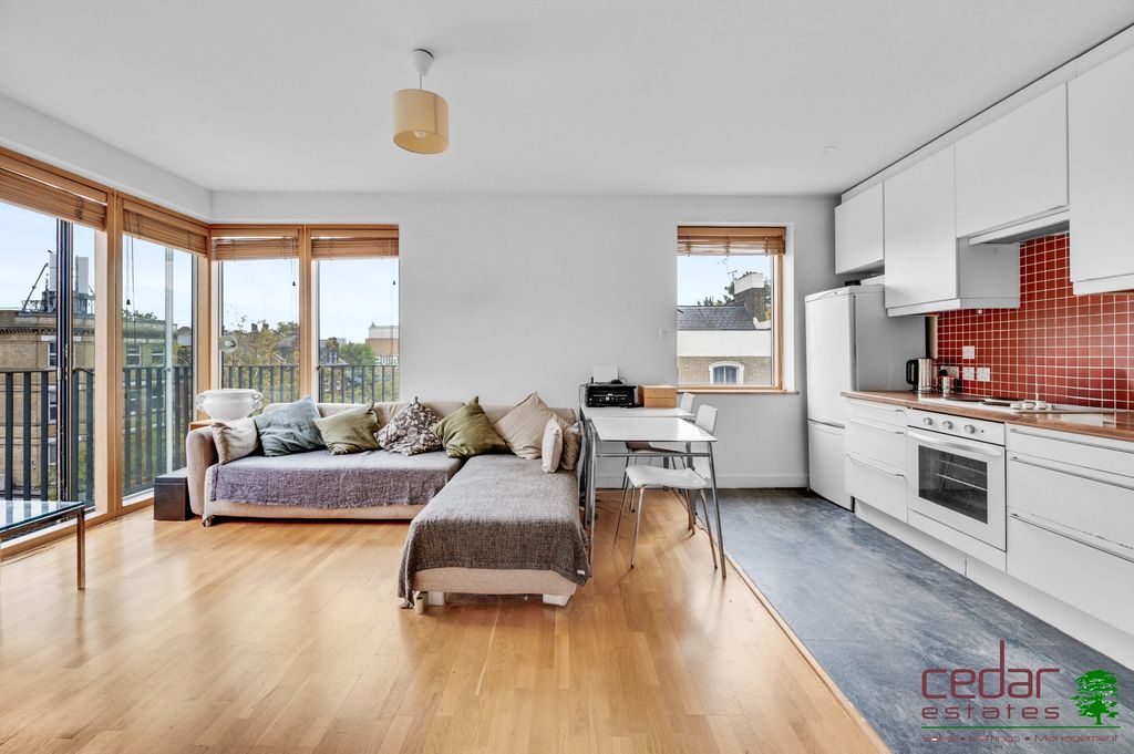 Property photo 3 of 18