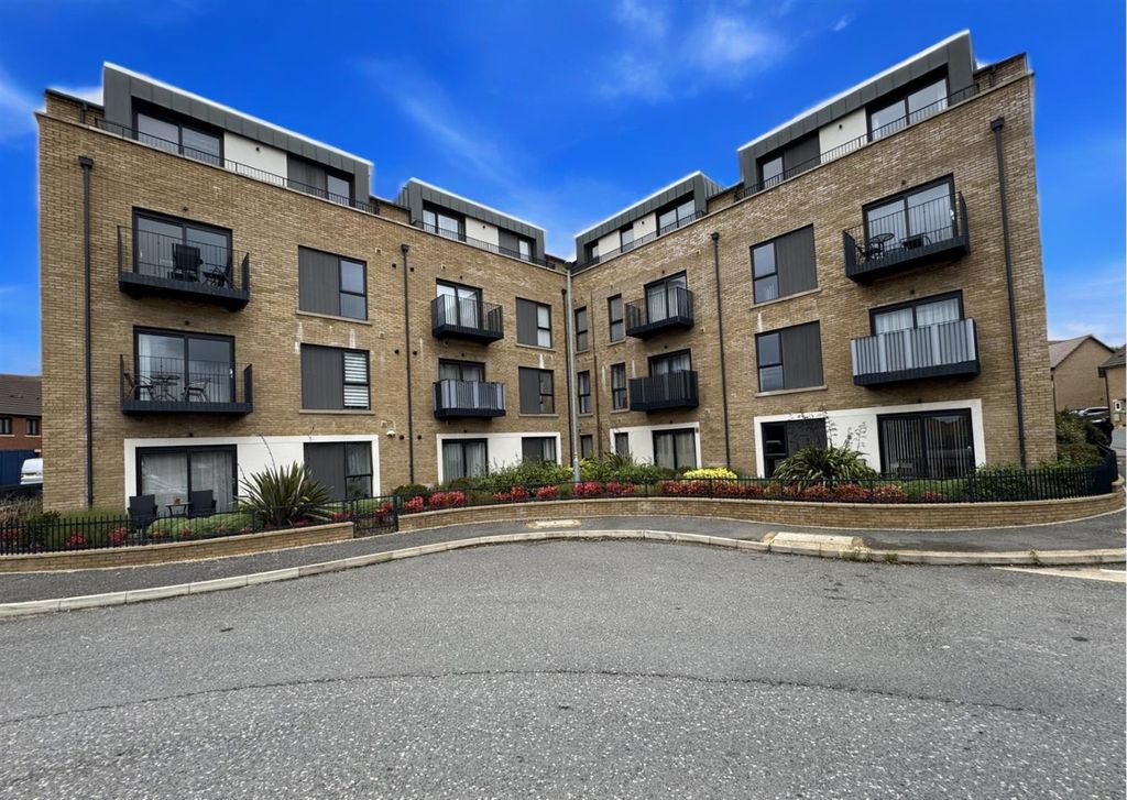 Property photo 1 of 17 (93).Png