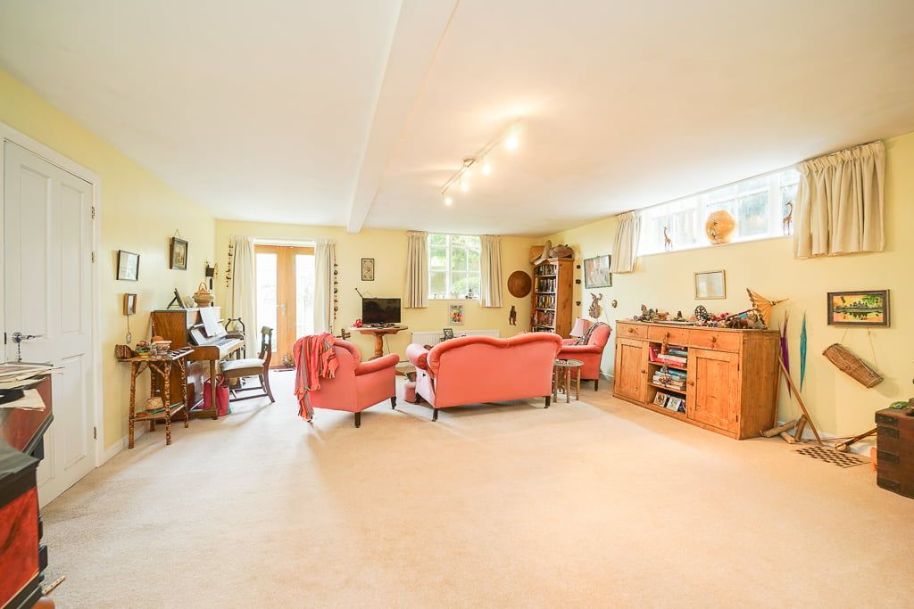 Property photo 3 of 31