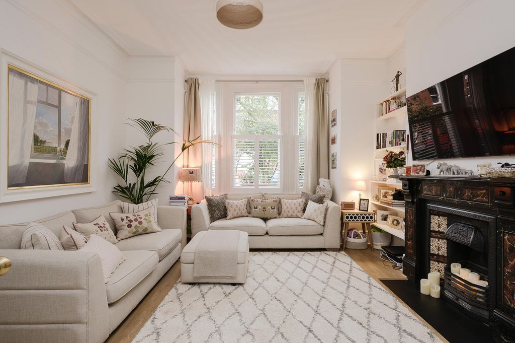 Property photo 2 of 14 Living Room