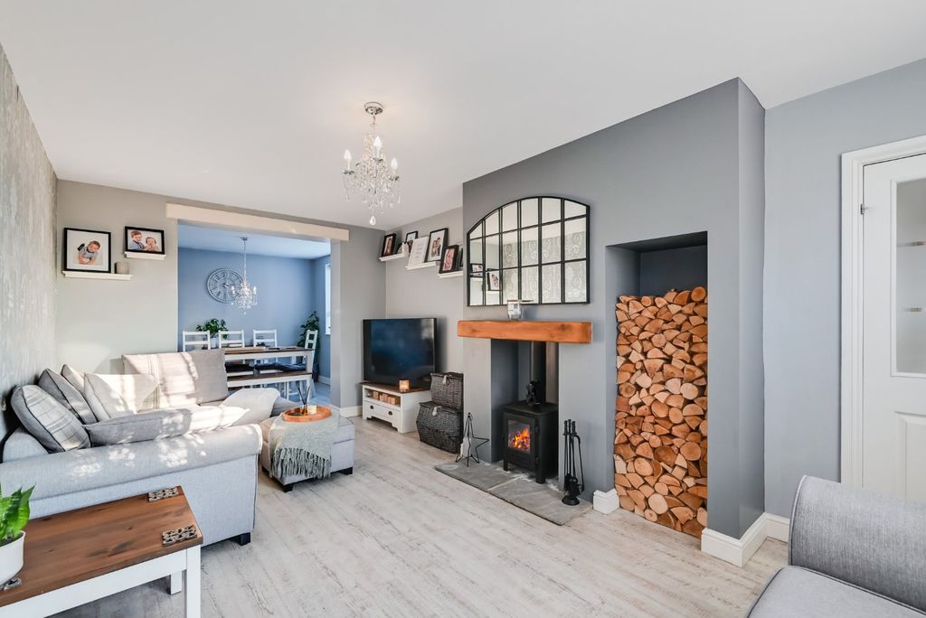 Property photo 2 of 16 Picture 2