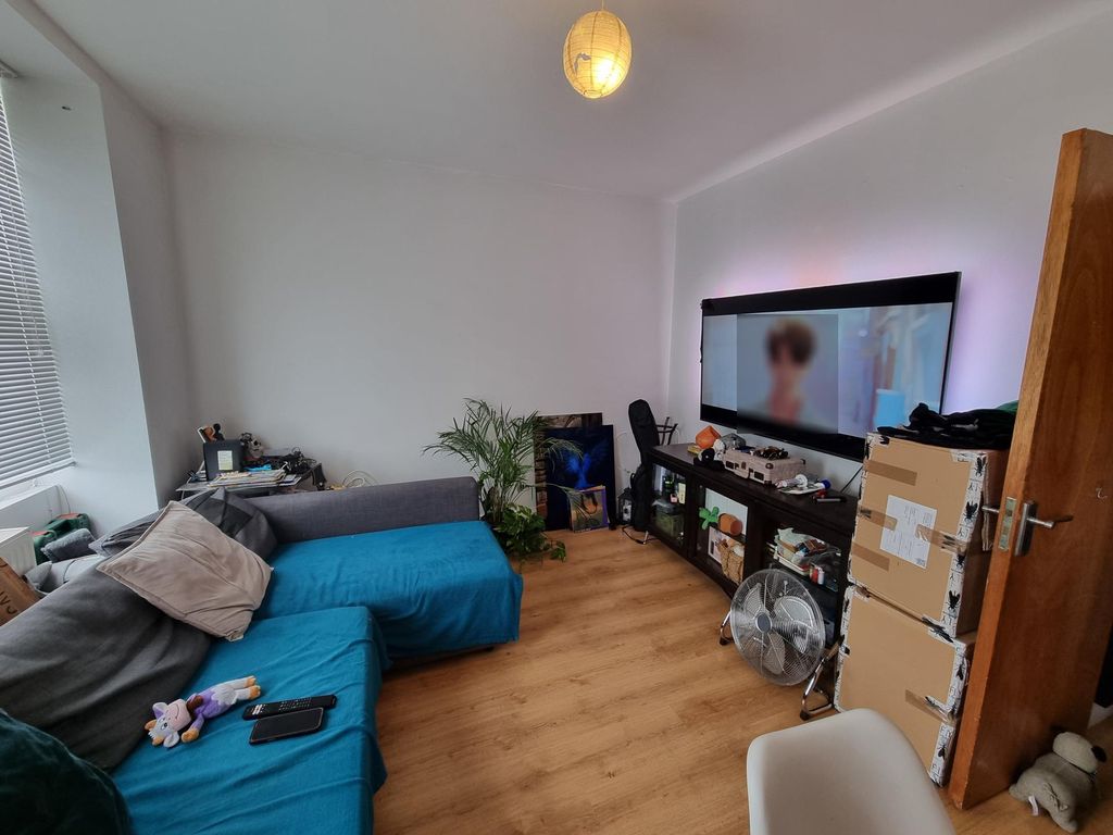 Property photo 2 of 6 Photo 1