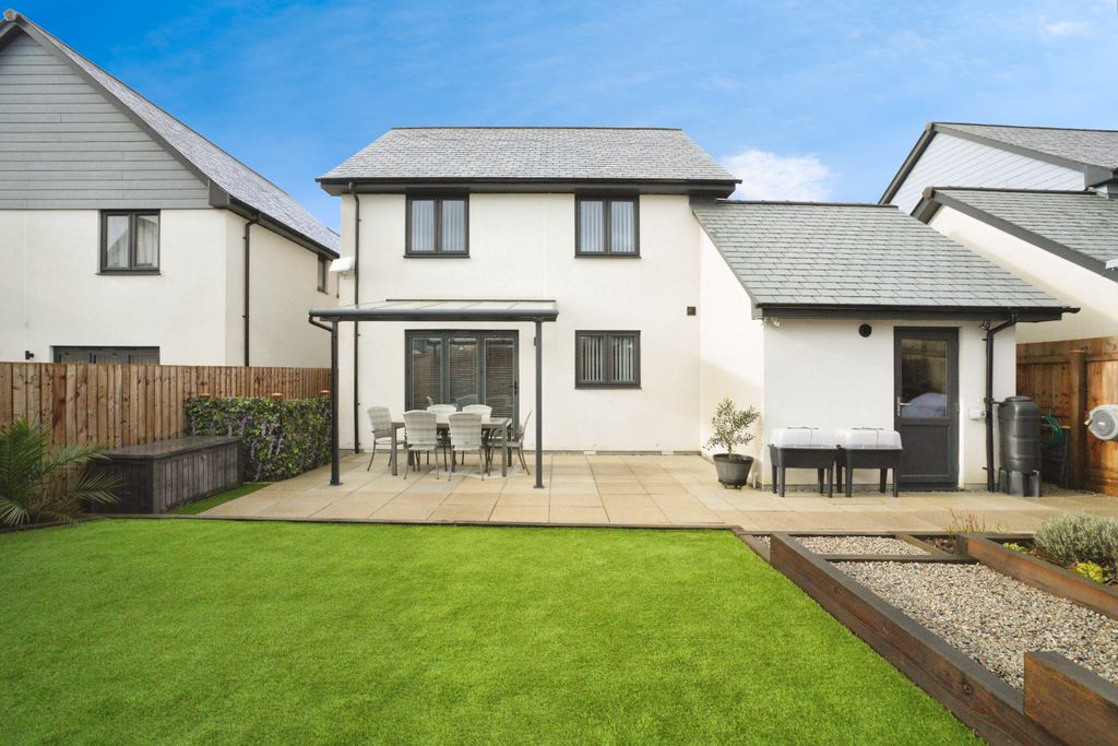 Property photo 1 of 23