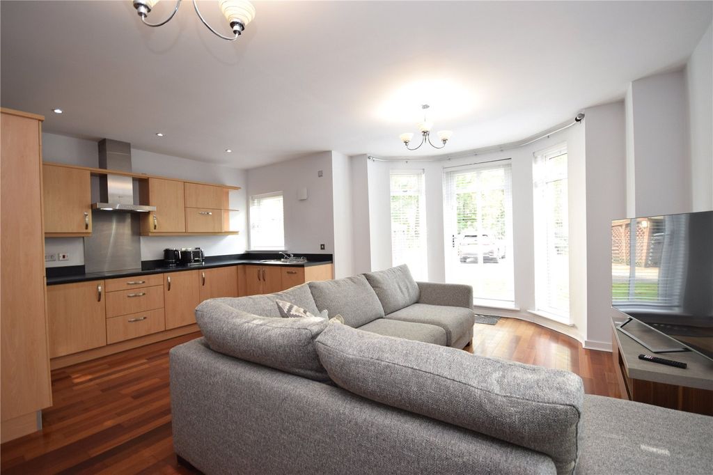 Property photo 2 of 16 Picture No. 19