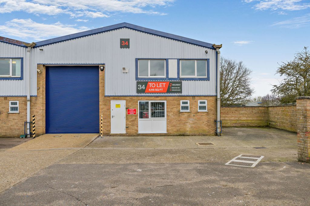 Property photo 2 of 17