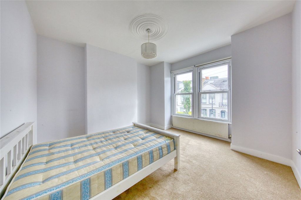 Property photo 3 of 10 Picture No. 06