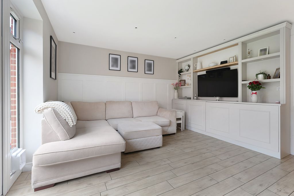 Property photo 3 of 14 Picture No. 10