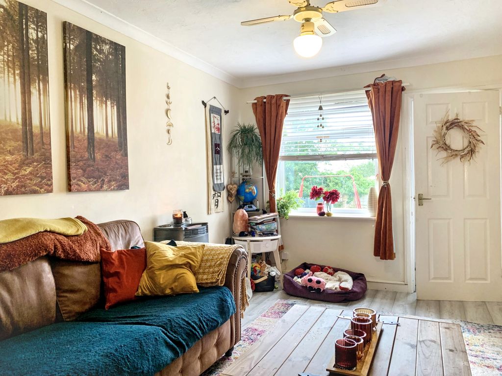 Property photo 2 of 12