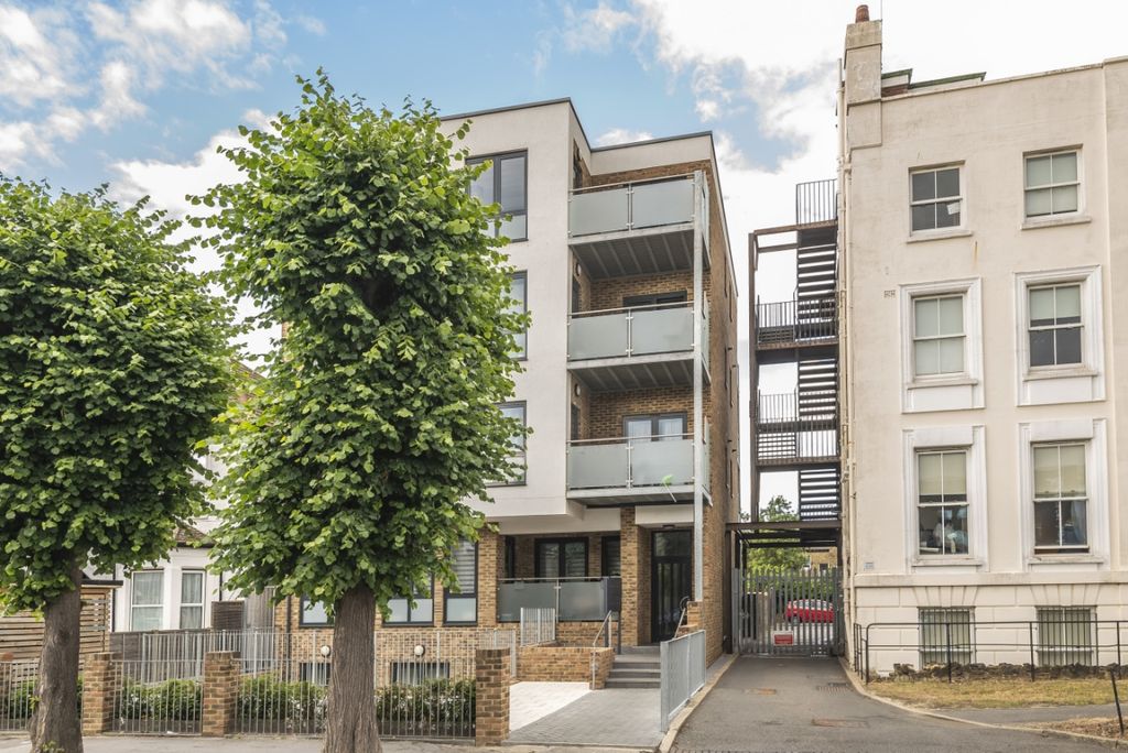 Property photo 1 of 7 867193 (1)