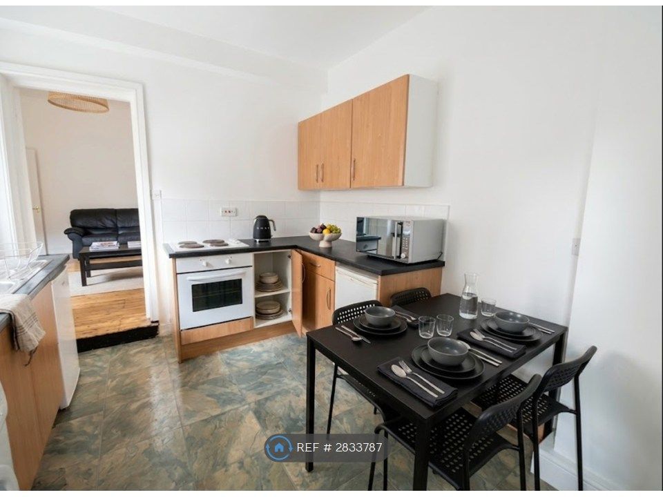 Property photo 2 of 10 Kitchen